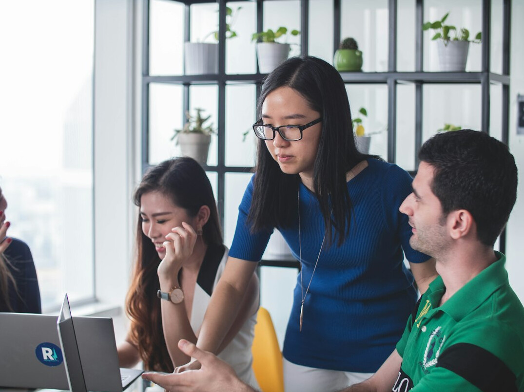 leader communicating with employees